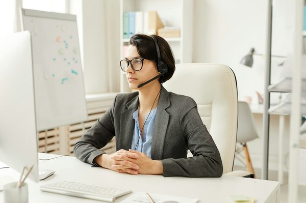 Les 7 avantages des callbots pour votre centre de contact